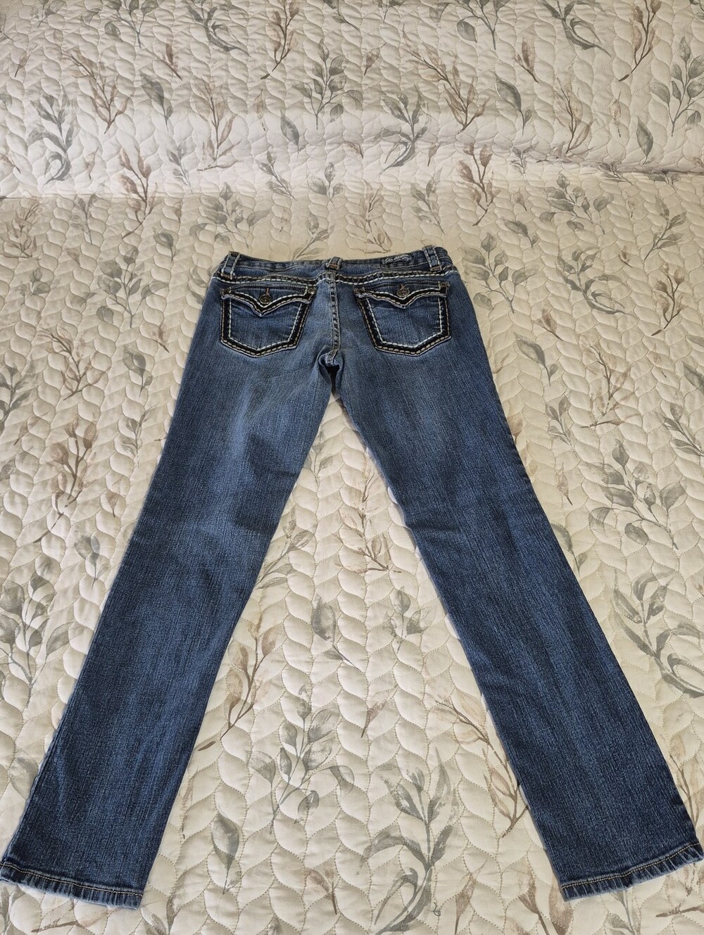 ZCO Premium Juniors's Straight Leg Jeans in Medium Blue Wash - Picture 3 of 10